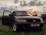 Volkswagen Passat 1997 годаүшін2 200 000 тг. в Уральск