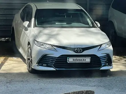 Toyota Camry 2021 года за 16 000 000 тг. в Атырау – фото 3