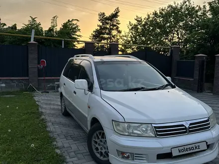Mitsubishi Chariot 1999 года за 2 200 000 тг. в Алматы – фото 3