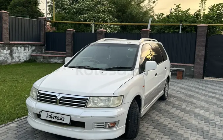 Mitsubishi Chariot 1999 года за 2 200 000 тг. в Алматы