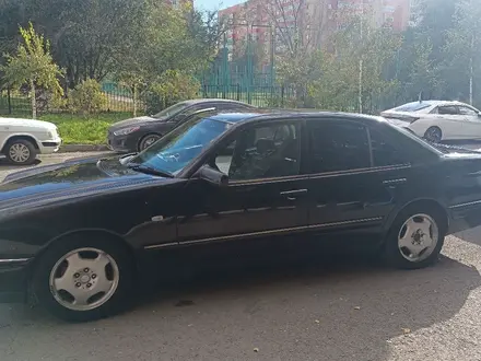 Mercedes-Benz E 230 1996 года за 2 200 000 тг. в Астана – фото 3