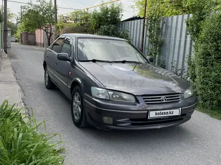 Toyota Camry 1996 года за 3 800 000 тг. в Шымкент – фото 2