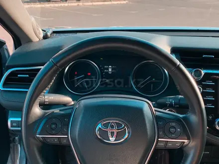 Toyota Camry 2018 года за 17 000 000 тг. в Алматы – фото 8