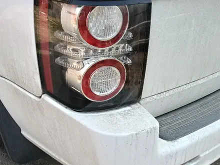 Крышка багажника land rover range rover за 200 000 тг. в Алматы – фото 2