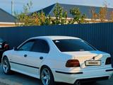BMW 528 1996 года за 3 500 000 тг. в Кульсары – фото 2