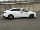 Hyundai Elantra 2023 годаүшін8 800 000 тг. в Алматы – фото 4