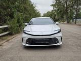 Toyota Camry 2025 года за 23 500 000 тг. в Алматы – фото 2