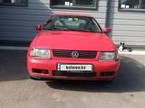 Volkswagen Polo 2001 годаүшін1 200 000 тг. в Алматы