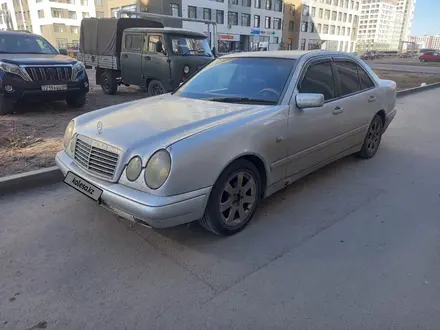 Mercedes-Benz E 280 1996 года за 2 900 000 тг. в Астана – фото 4