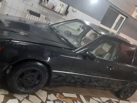 Mercedes-Benz E 260 1990 года за 900 000 тг. в Осакаровка – фото 3