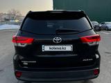 Toyota Highlander 2018 года за 16 000 000 тг. в Алматы – фото 2