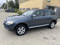 Volkswagen Touareg 2005 года за 4 800 000 тг. в Актобе