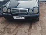 Mercedes-Benz E 230 1996 года за 1 800 000 тг. в Кокшетау – фото 2
