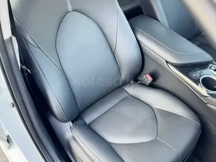 Toyota Camry 2021 года за 14 300 000 тг. в Шымкент – фото 8