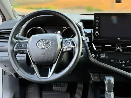 Toyota Camry 2021 года за 14 300 000 тг. в Шымкент – фото 10