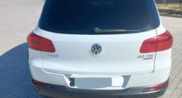 Volkswagen Tiguan 2015 годаүшін7 800 000 тг. в Актау – фото 4