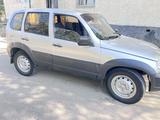 Chevrolet Niva 2013 года за 2 200 000 тг. в Актобе – фото 4