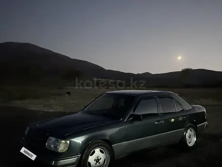 Mercedes-Benz E 230 1989 года за 1 000 000 тг. в Алматы