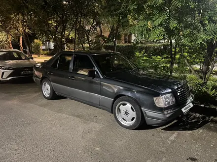 Mercedes-Benz E 230 1989 года за 1 000 000 тг. в Алматы – фото 3