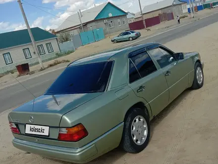 Mercedes-Benz E 230 1990 года за 1 300 000 тг. в Айтеке би – фото 14