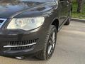 Volkswagen Touareg 2007 года за 7 500 000 тг. в Алматы – фото 14