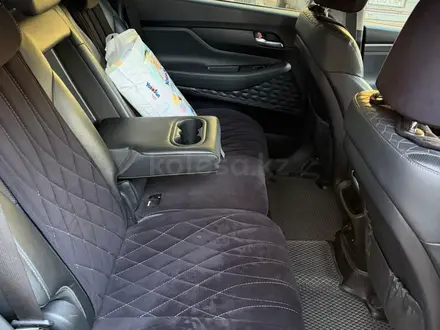 Hyundai Santa Fe 2019 года за 10 000 000 тг. в Павлодар – фото 14