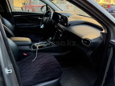 Hyundai Santa Fe 2019 года за 10 000 000 тг. в Павлодар – фото 8