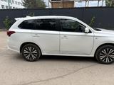 Mitsubishi Outlander 2022 годаүшін10 000 000 тг. в Караганда – фото 4
