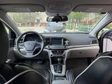 Hyundai Elantra 2018 годаүшін4 500 000 тг. в Атырау – фото 5