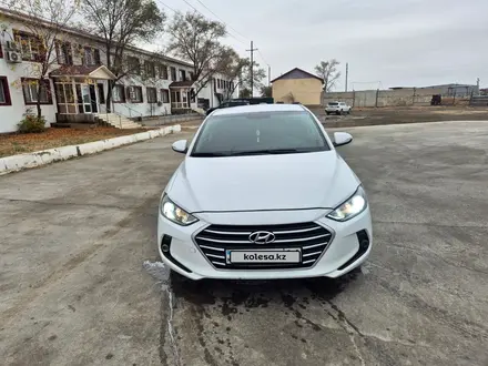 Hyundai Elantra 2018 года за 5 500 000 тг. в Атырау