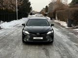 Toyota Camry 2018 годаүшін14 300 000 тг. в Алматы