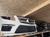 Передний бампер Mercedes-Benz GL X166, оригинал, б/у — ~ 450000 за 450 000 тг. в Алматы – фото 2