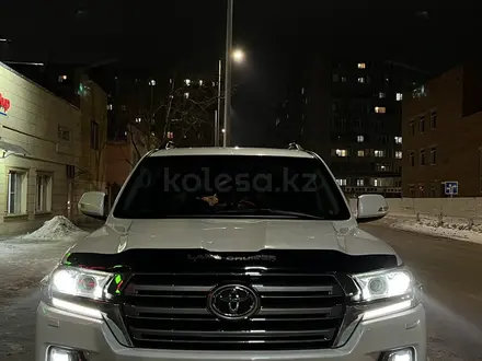 Toyota Land Cruiser 2016 года за 28 000 000 тг. в Семей