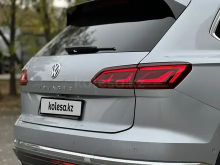 Volkswagen Touareg 2018 года за 24 000 000 тг. в Алматы – фото 4