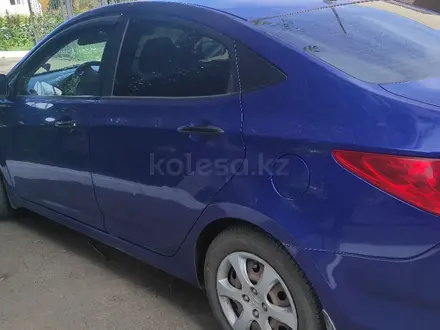 Hyundai Accent 2013 года за 3 500 000 тг. в Уральск – фото 2