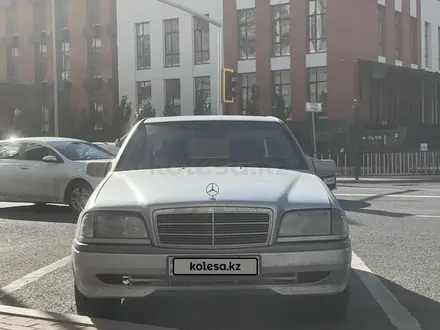 Mercedes-Benz C 200 1996 года за 2 300 000 тг. в Астана – фото 2