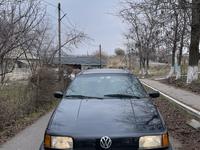 Volkswagen Passat 1991 годаүшін1 400 000 тг. в Сарыагаш