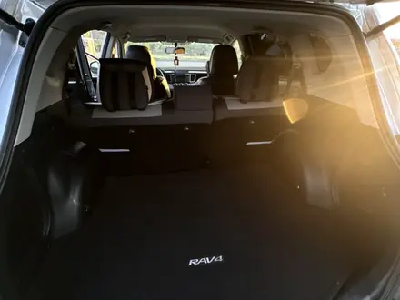 Toyota RAV4 2013 года за 11 290 000 тг. в Алматы – фото 17