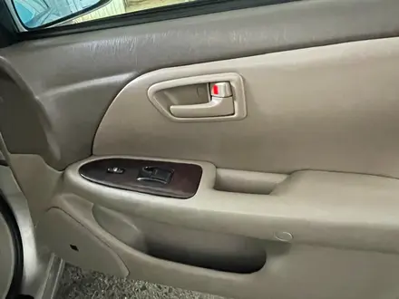 Toyota Camry 2001 года за 4 600 000 тг. в Актобе – фото 5