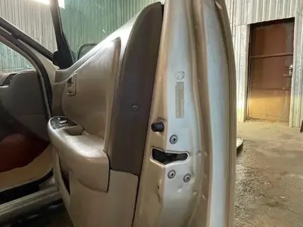 Toyota Camry 2001 года за 4 600 000 тг. в Актобе – фото 4