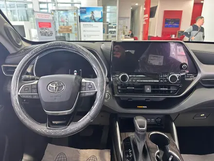 Toyota Highlander Luxe 2023 года за 38 280 000 тг. в Атырау – фото 10