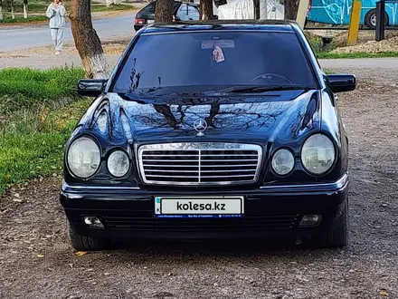 Mercedes-Benz E 320 1997 года за 4 000 000 тг. в Шымкент – фото 2