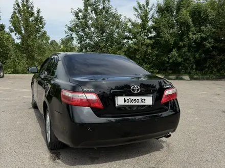 Toyota Camry 2011 года за 6 990 000 тг. в Алматы – фото 2