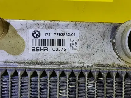 Радиатор охлаждения основной бмв е60 м57 за 18 000 тг. в Караганда – фото 2