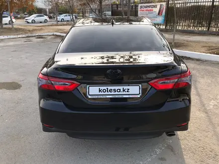 Toyota Camry 2021 года за 17 400 000 тг. в Актау – фото 3