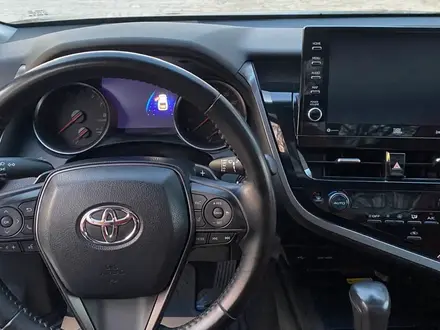 Toyota Camry 2023 года за 13 400 000 тг. в Актобе – фото 12