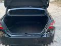 Toyota Camry 2023 года за 13 400 000 тг. в Актобе – фото 5