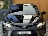 Toyota Camry 2023 года за 17 500 000 тг. в Шымкент