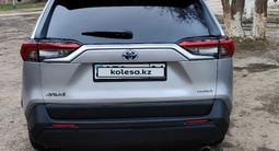 Toyota RAV4 2020 года за 13 500 000 тг. в Актобе – фото 3