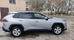 Toyota RAV4 2020 года за 13 500 000 тг. в Актобе – фото 4